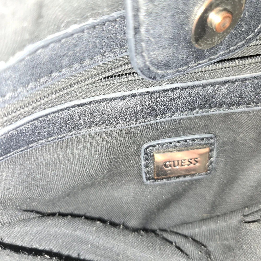 Guess quilted large bag 12"x10"x4" w/free G by Guess card holder - Picture 11 of 13